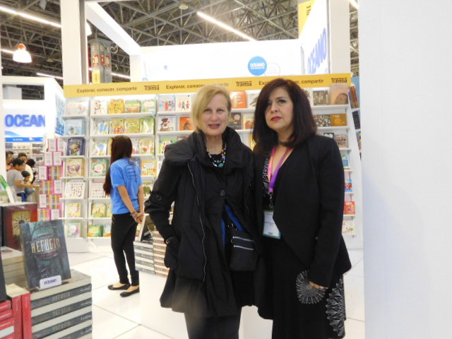 Book Shepherd Wendy Jane Carrel at GDL Book Fair Oceano stand with Guadalupe Ordaz